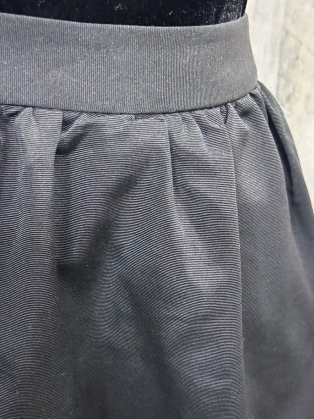 Express‎ Black A-Line Balloon Skirt with Soft Gathered Waist - Picture 2 of 8